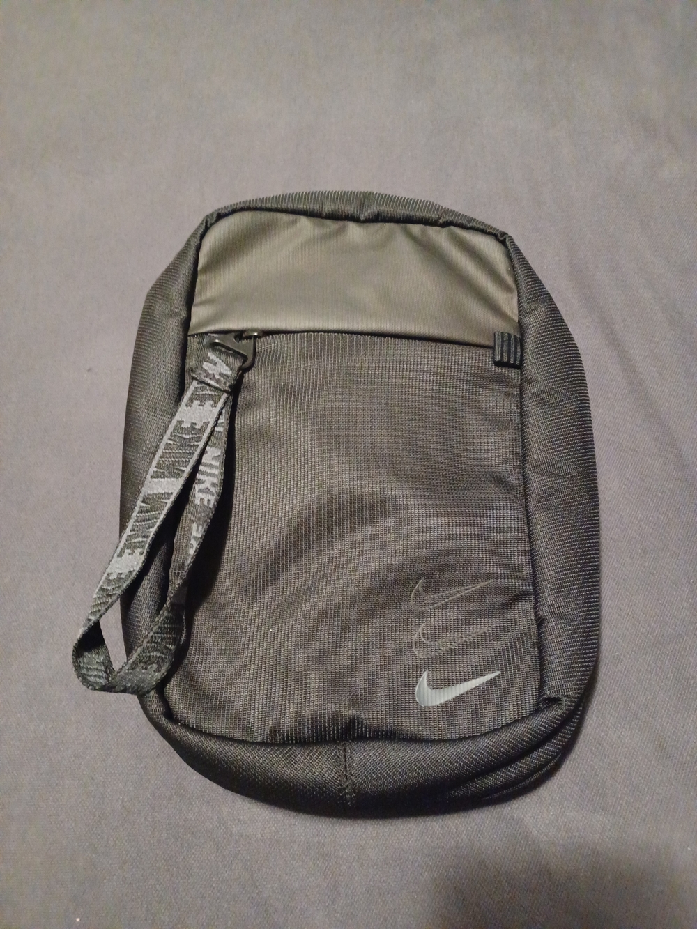 Nike Men's Black Crossbody Pouch